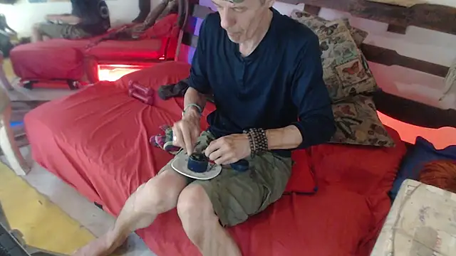 laye19 online show from 02.13.25