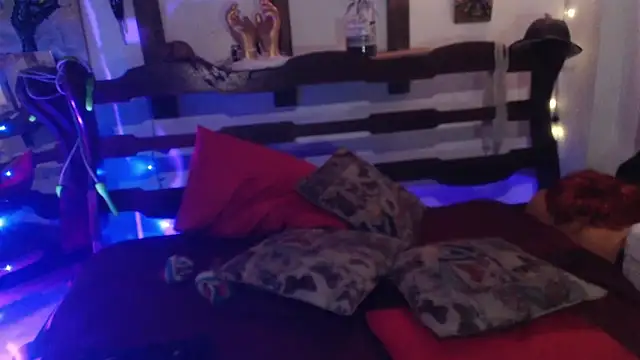 laye19 online show from 02.15.25