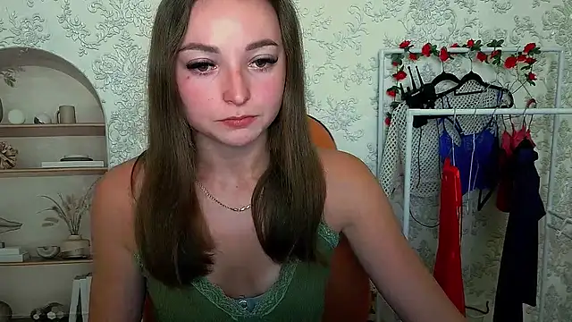 Snapshot of _Barbie_Kiss_ chatting on 09.25.25 Barbie Kiss online show from 09.25.25
