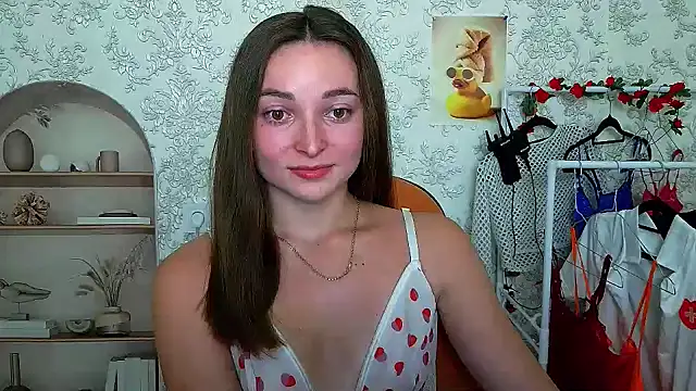 Snapshot of _Barbie_Kiss_ chatting on 10.11.25 Barbie Kiss online show from 10.11.25