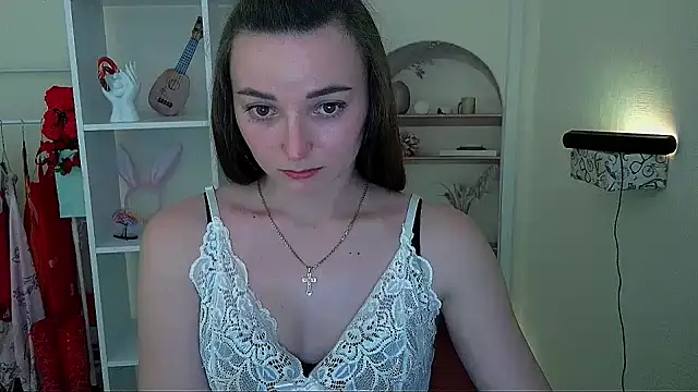  Barbie Kiss  online show from 05.19.26