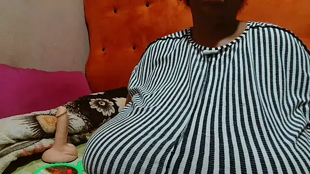 tinagiant online show from 10.03.25