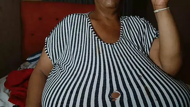 tinagiant online show from 04.18.26