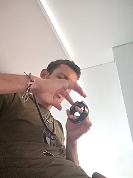 Snapshot of Duvan_Martinez23 chatting on 11.13.25 Duvan Martinez23 online show from 11.13.25