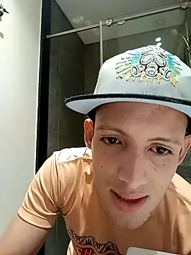 Snapshot of Duvan_Martinez23 chatting on 04.02.26 Duvan Martinez23 online show from 04.02.26