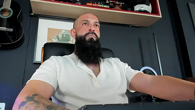 Snapshot of axxelrich_ chatting on 02.05.25 axxelrich  online show from 02.05.25