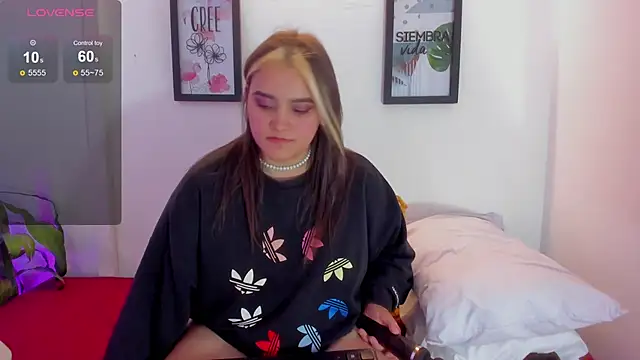 Snapshot of katy_giil chatting on 02.27.25 katy giil online show from 02.27.25