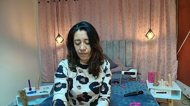 VioletaScott  online show from 11.24.25