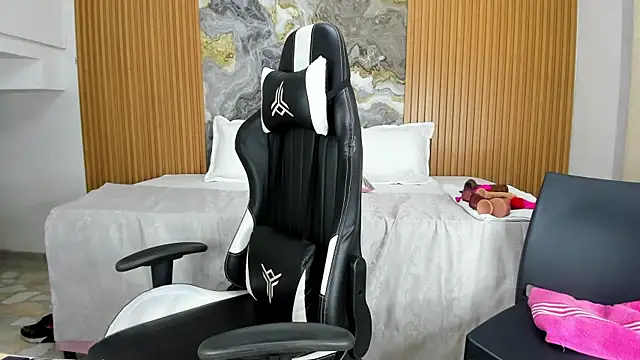 Danna topless online show from 01.31.25