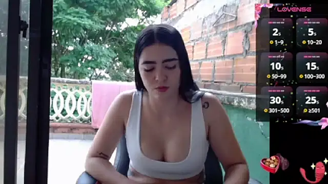 Snapshot of lvsaraa_sexy chatting on 12.31.24 lvsaraa sexy online show from 12.31.24