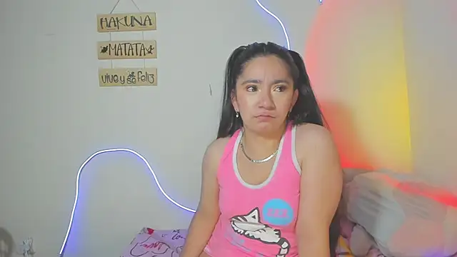 litle mily  online show from 10.04.25