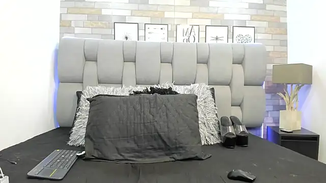 KariinaTaylor online show from 03.30.26