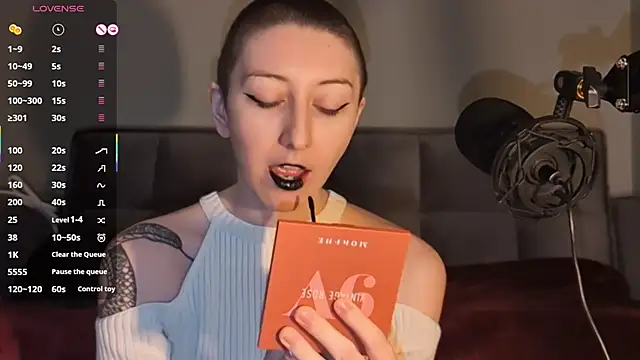 Snapshot of lovelylucyy chatting on 02.05.25 lovelylucyy online show from 02.05.25