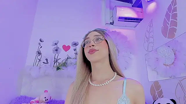 Ariadna Evangeline online show from 11.28.25