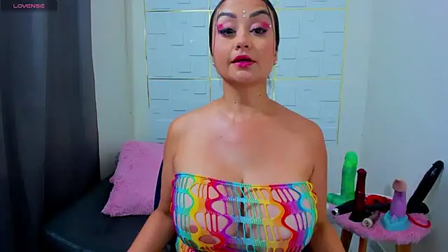 Snapshot of IsaSixty9 chatting on 12.17.24 IsaSixty9 online show from 12.17.24