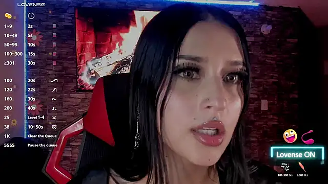 Charlotte greys online show from 04.13.26