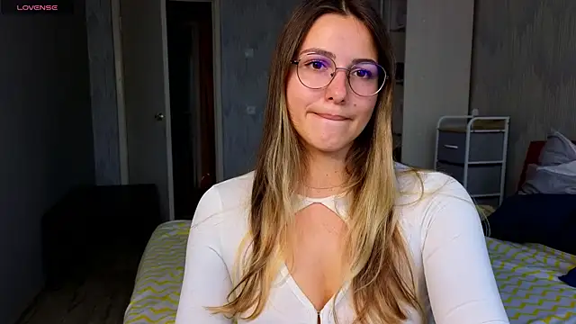 Snapshot of sophia_euphoriaa chatting on 06.29.26 sophia euphoriaa online show from 06.29.26