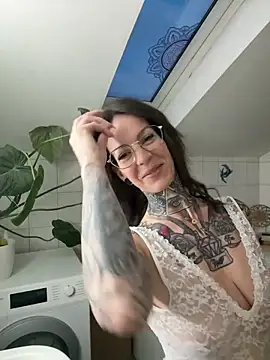 BrownieyQueen online show from 03.02.26