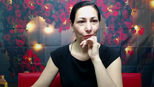 Snapshot of LiluGrants chatting on 01.21.25 LiluGrants online show from 01.21.25