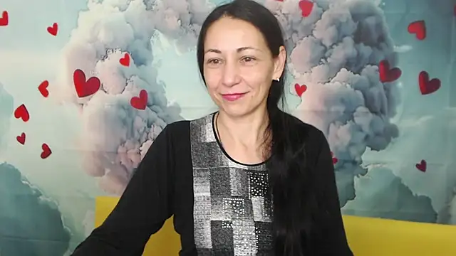 Snapshot of LiluGrants chatting on 01.25.25 LiluGrants online show from 01.25.25