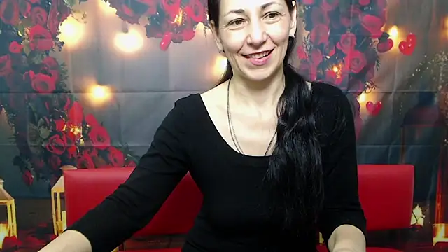 Snapshot of LiluGrants chatting on 01.26.25 LiluGrants online show from 01.26.25