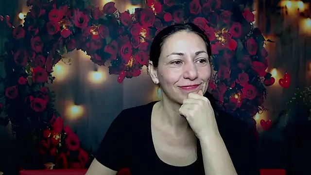 Snapshot of LiluGrants chatting on 02.05.25 LiluGrants online show from 02.05.25