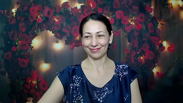 Snapshot of LiluGrants chatting on 02.06.25 LiluGrants online show from 02.06.25