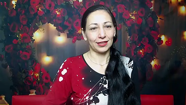 Snapshot of LiluGrants chatting on 02.21.25 LiluGrants online show from 02.21.25