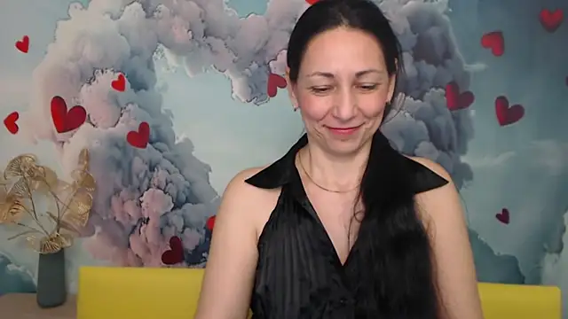Snapshot of LiluGrants chatting on 03.10.25 LiluGrants online show from 03.10.25