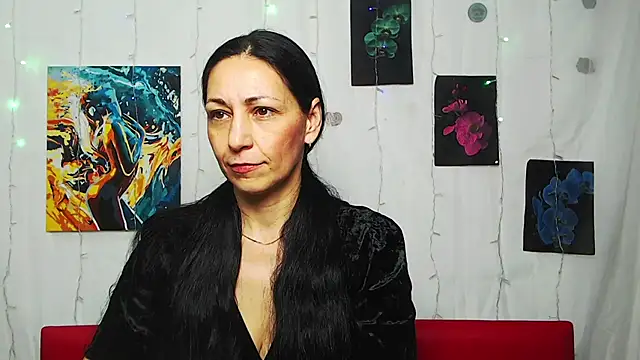 Snapshot of LiluGrants chatting on 03.13.25 LiluGrants online show from 03.13.25