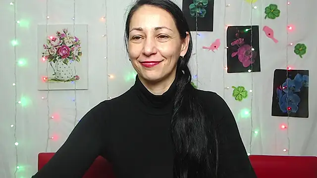 Snapshot of LiluGrants chatting on 03.16.25 LiluGrants online show from 03.16.25