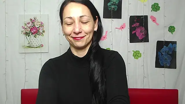 Snapshot of LiluGrants chatting on 03.17.25 LiluGrants online show from 03.17.25