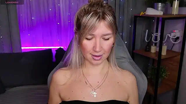 MilaBott online show from 11.21.25