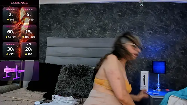 Bella Evans  online show from 01.08.26