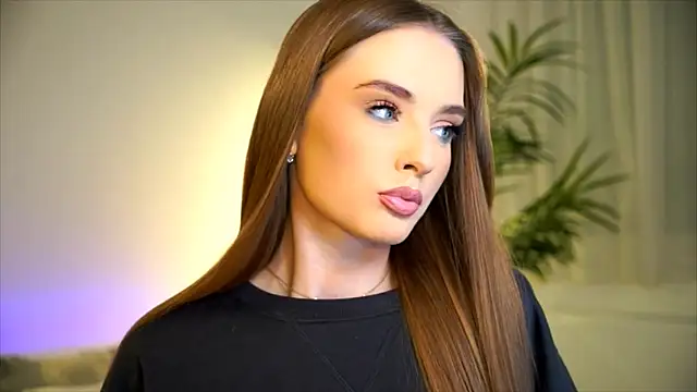 petitegonwiild online show from 09.18.25