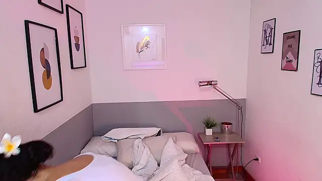 Beautifulskinny18 online show from 03.19.25