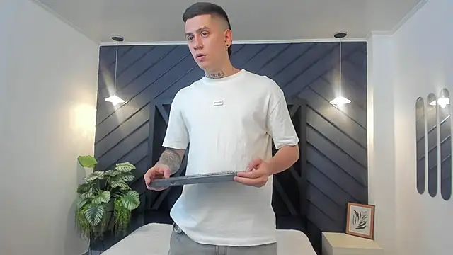 Yeiko Romero  online show from 01.31.25