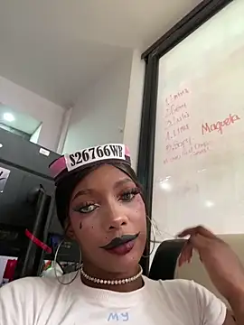 TIFFANYYSTAR online show from 10.17.25