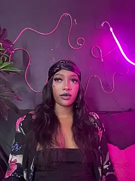 TIFFANYYSTAR online show from 11.13.25