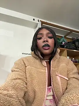 TIFFANYYSTAR online show from 11.14.25