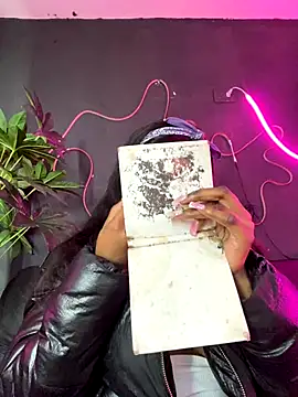 TIFFANYYSTAR online show from 11.19.25