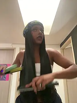 TIFFANYYSTAR online show from 12.19.25