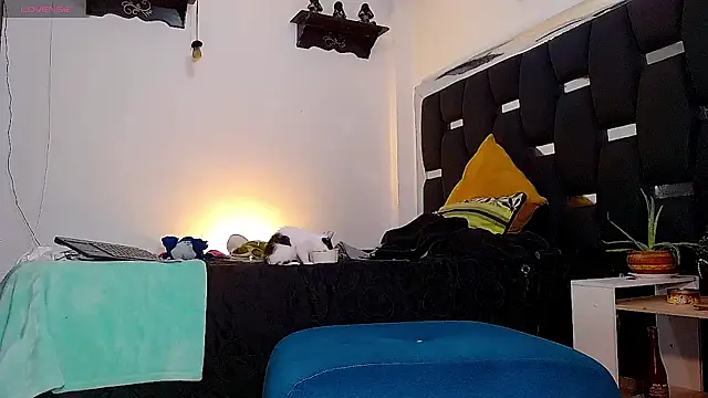 Snapshot of RyanRizzo chatting on 12.26.24 RyanRizzo online show from 12.26.24