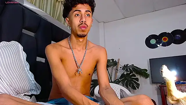 Snapshot of RyanRizzo chatting on 01.12.25 RyanRizzo online show from 01.12.25