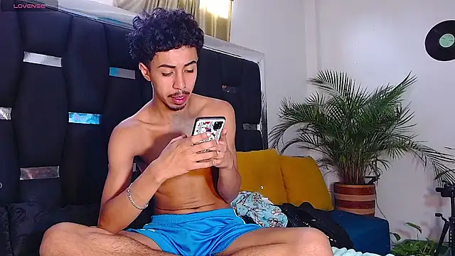 Snapshot of RyanRizzo chatting on 01.25.25 RyanRizzo online show from 01.25.25