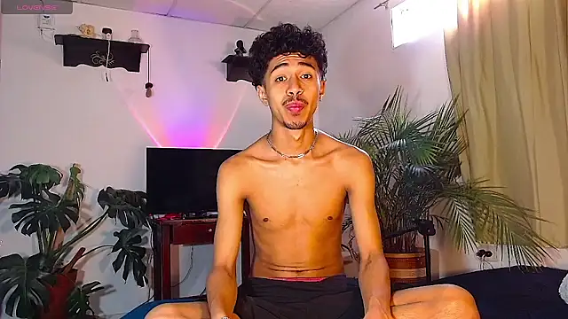 Snapshot of RyanRizzo chatting on 02.04.25 RyanRizzo online show from 02.04.25