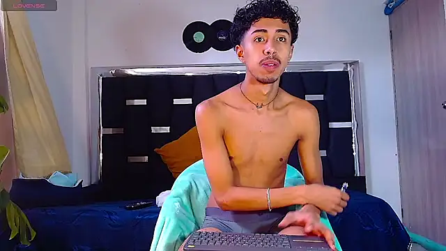 Snapshot of RyanRizzo chatting on 02.12.25 RyanRizzo online show from 02.12.25