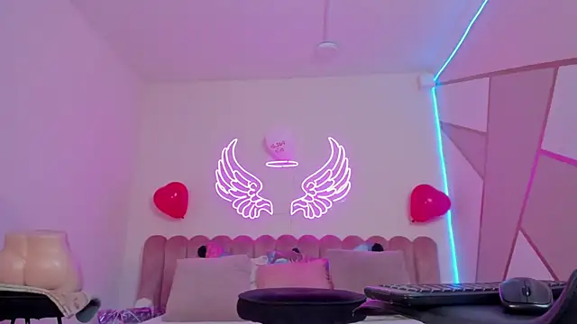  scarletmoore online show from 02.08.25