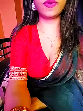 Snapshot of hot_Oliviaa chatting on 02.06.25 hot Oliviaa online show from 02.06.25