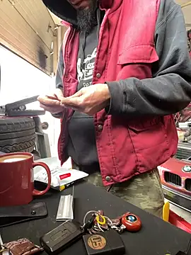 Snapshot of donnuozfutura chatting on 02.18.25 donnuozfutura online show from 02.18.25